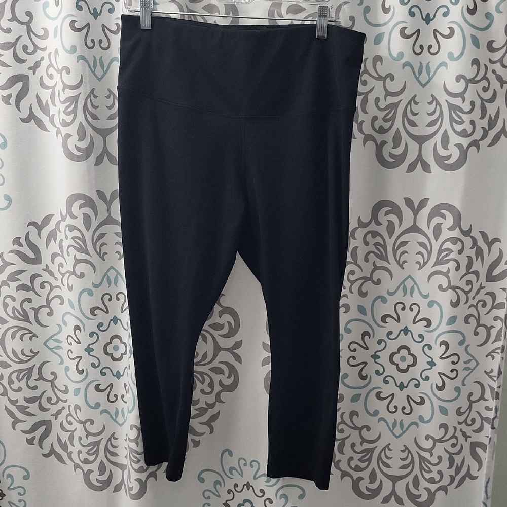 Nike Black Dri-FIT Capri Length Leggings